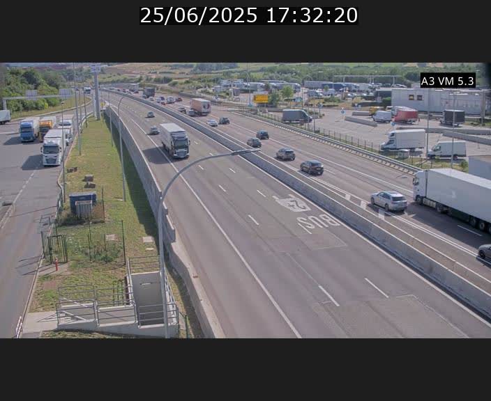 <h2>Traffic live webcam Luxembourg Aire de Berchem - A3 - BK 5 - direction France</h2>