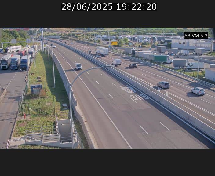 <h2>Traffic live webcam Luxembourg Aire de Berchem - A3 - BK 5 - direction France</h2>
