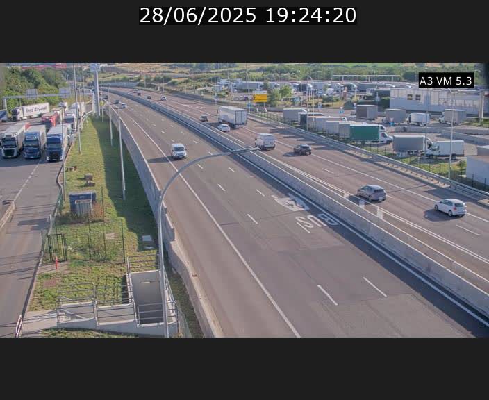 <h2>Traffic live webcam Luxembourg Aire de Berchem - A3 - BK 5 - direction France</h2>