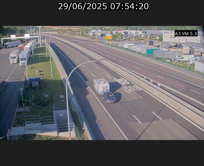 <h2>Traffic live webcam Luxembourg Aire de Berchem - A3 - BK 5 - direction France</h2>