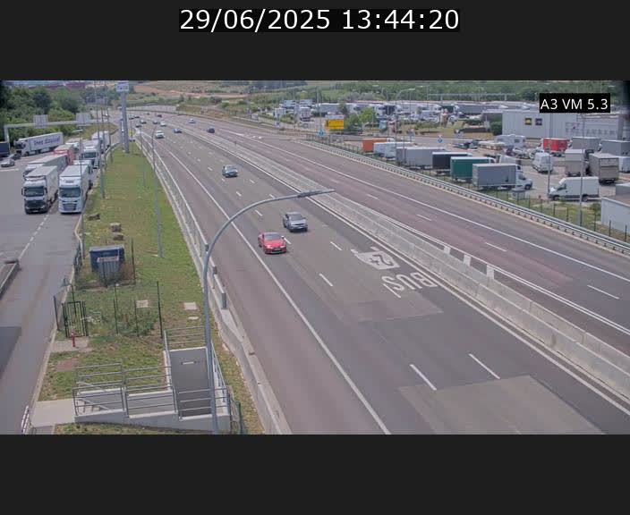 <h2>Traffic live webcam Luxembourg Aire de Berchem - A3 - BK 5 - direction France</h2>
