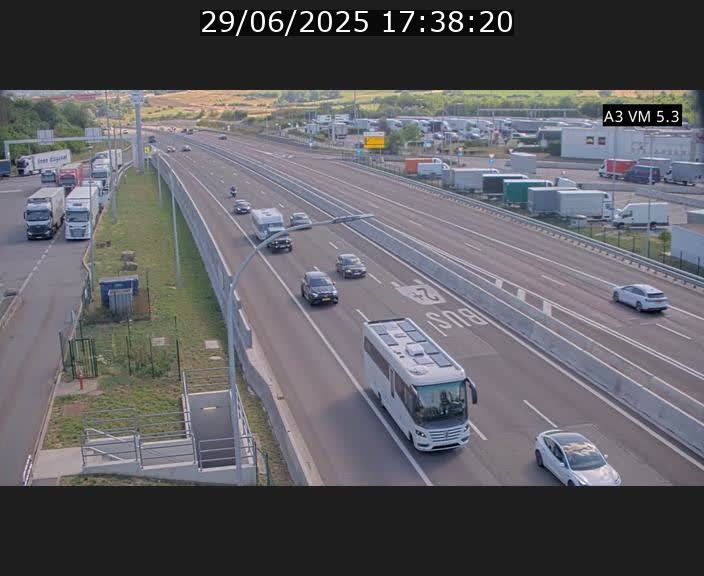 <h2>Traffic live webcam Luxembourg Aire de Berchem - A3 - BK 5 - direction France</h2>