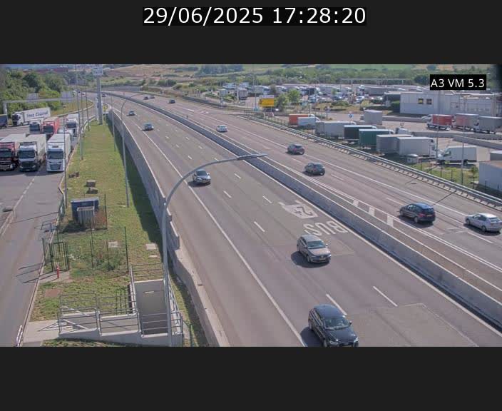 <h2>Traffic live webcam Luxembourg Aire de Berchem - A3 - BK 5 - direction France</h2>