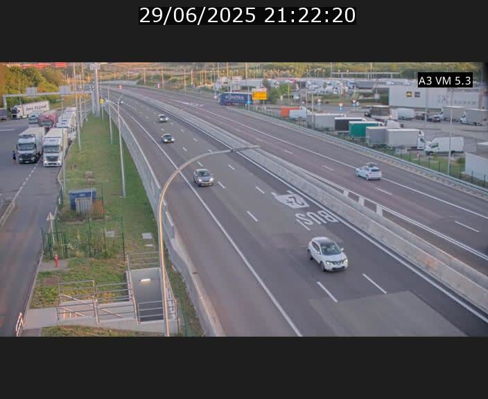 <h2>Traffic live webcam Luxembourg Aire de Berchem - A3 - BK 5 - direction France</h2>