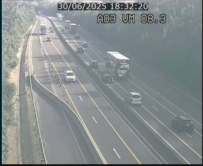 <h2>Traffic live webcam Luxembourg Bettembourg - A3 - BK 8.3 - direction France</h2>