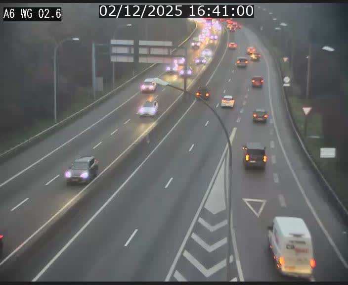 <h2>Traffic live webcam Luxembourg Croix de Cessange - A6 - BK 2.6 - direction France/Allemagne</h2>
