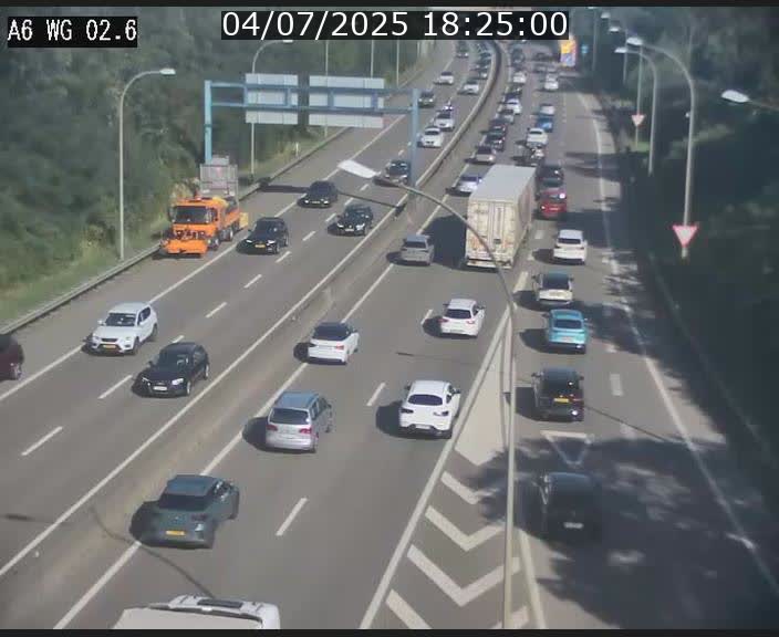 Traffic live webcam Luxembourg Croix de Cessange - A6 - BK 2.6 - direction France/Allemagne