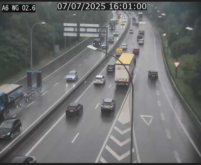 Traffic live webcam Luxembourg Croix de Cessange - A6 - BK 2.6 - direction France/Allemagne