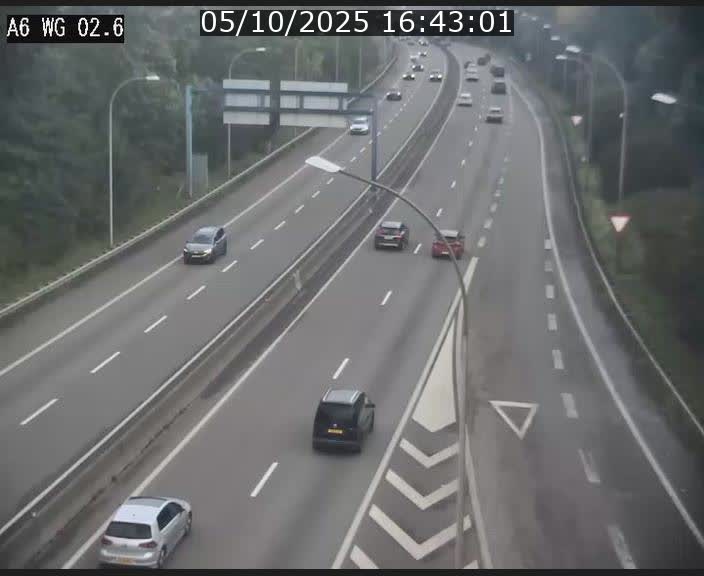 <h2>Traffic live webcam Luxembourg Croix de Cessange - A6 - BK 2.6 - direction France/Allemagne</h2>