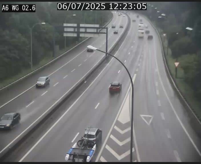 Traffic live webcam Luxembourg Croix de Cessange - A6 - BK 2.6 - direction France/Allemagne