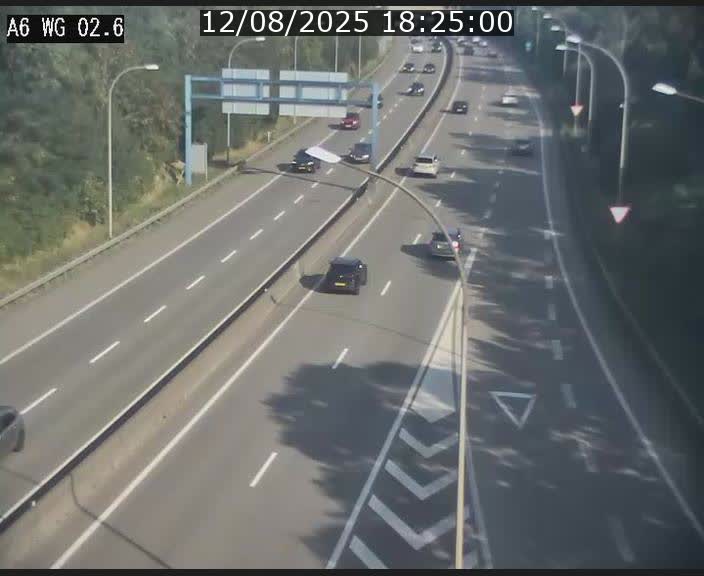 <h2>Traffic live webcam Luxembourg Croix de Cessange - A6 - BK 2.6 - direction France/Allemagne</h2>