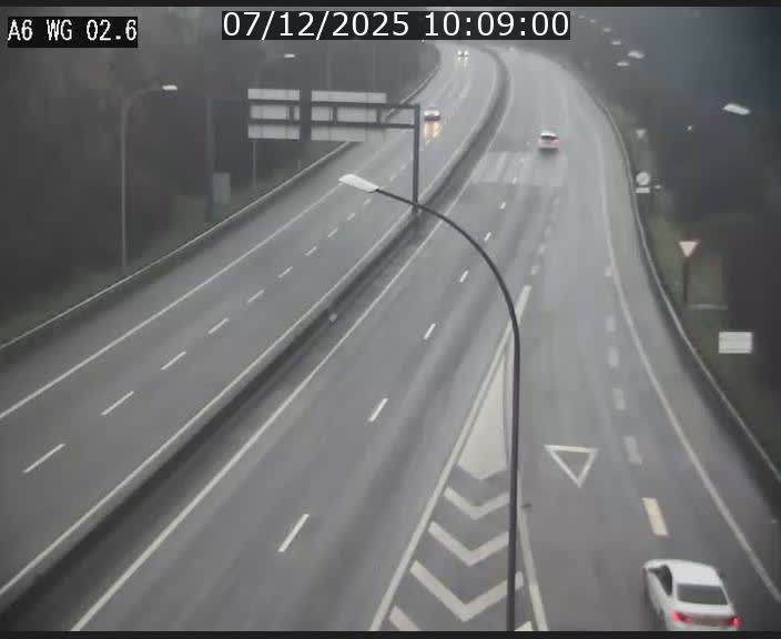 <h2>Traffic live webcam Luxembourg Croix de Cessange - A6 - BK 2.6 - direction France/Allemagne</h2>