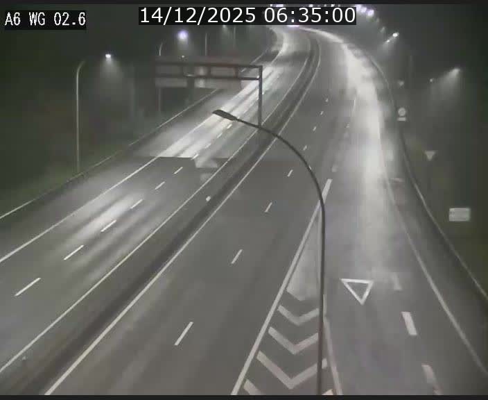 <h2>Traffic live webcam Luxembourg Croix de Cessange - A6 - BK 2.6 - direction France/Allemagne</h2>