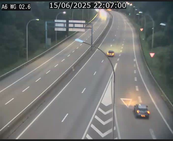 Traffic live webcam Luxembourg Croix de Cessange - A6 - BK 2.6 - direction France/Allemagne