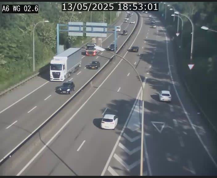 Traffic live webcam Luxembourg Croix de Cessange - A6 - BK 2.6 - direction France/Allemagne