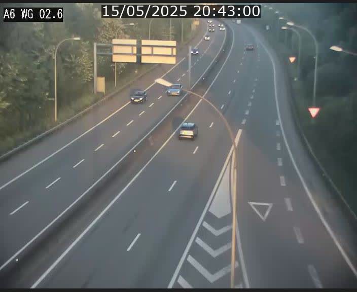 Traffic live webcam Luxembourg Croix de Cessange - A6 - BK 2.6 - direction France/Allemagne