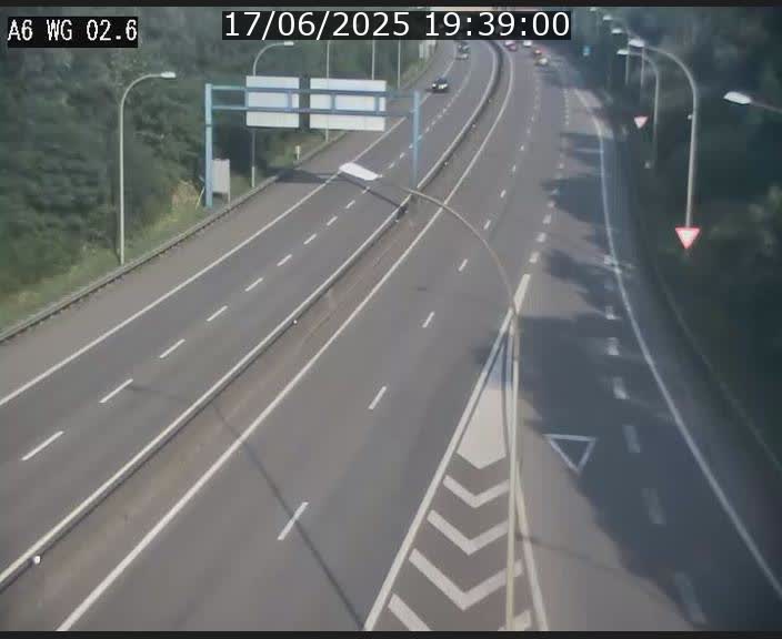 Traffic live webcam Luxembourg Croix de Cessange - A6 - BK 2.6 - direction France/Allemagne