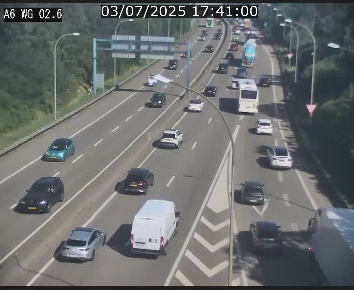 Traffic live webcam Luxembourg Croix de Cessange - A6 - BK 2.6 - direction France/Allemagne