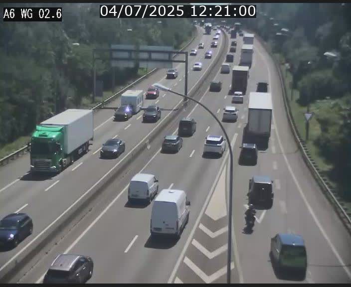 Traffic live webcam Luxembourg Croix de Cessange - A6 - BK 2.6 - direction France/Allemagne