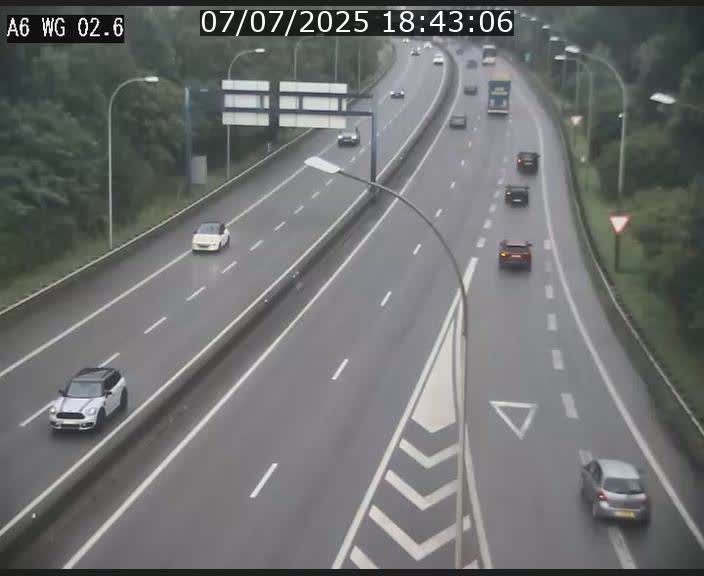 Traffic live webcam Luxembourg Croix de Cessange - A6 - BK 2.6 - direction France/Allemagne