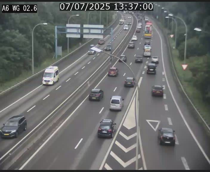 Traffic live webcam Luxembourg Croix de Cessange - A6 - BK 2.6 - direction France/Allemagne