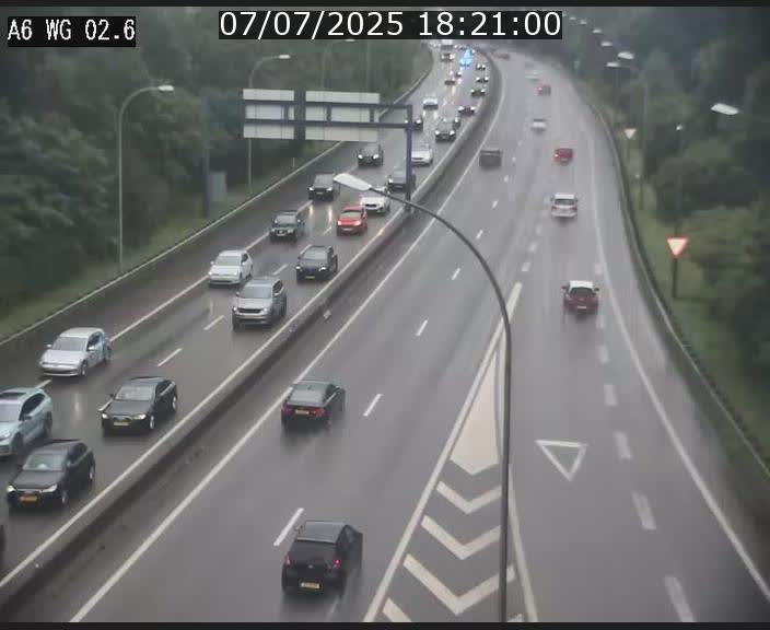 Traffic live webcam Luxembourg Croix de Cessange - A6 - BK 2.6 - direction France/Allemagne