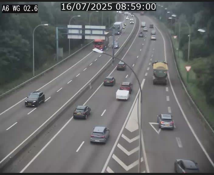Traffic live webcam Luxembourg Croix de Cessange - A6 - BK 2.6 - direction France/Allemagne