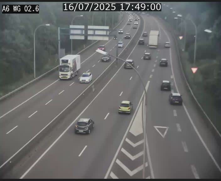 Traffic live webcam Luxembourg Croix de Cessange - A6 - BK 2.6 - direction France/Allemagne