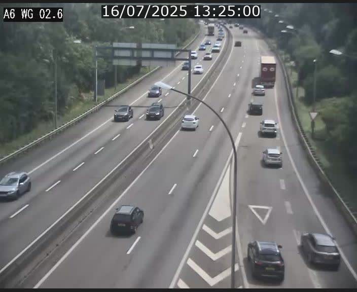 Traffic live webcam Luxembourg Croix de Cessange - A6 - BK 2.6 - direction France/Allemagne