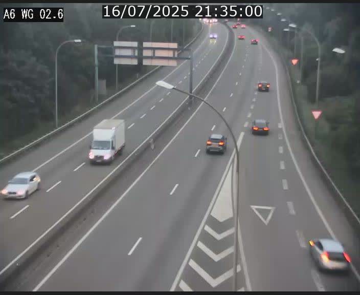 Traffic live webcam Luxembourg Croix de Cessange - A6 - BK 2.6 - direction France/Allemagne