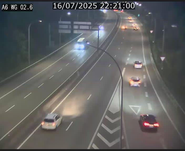 Traffic live webcam Luxembourg Croix de Cessange - A6 - BK 2.6 - direction France/Allemagne