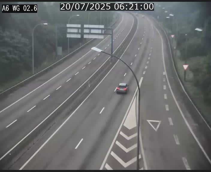 Traffic live webcam Luxembourg Croix de Cessange - A6 - BK 2.6 - direction France/Allemagne