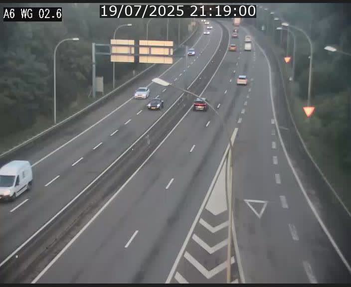 Traffic live webcam Luxembourg Croix de Cessange - A6 - BK 2.6 - direction France/Allemagne