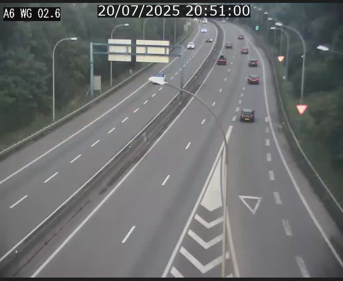 Traffic live webcam Luxembourg Croix de Cessange - A6 - BK 2.6 - direction France/Allemagne