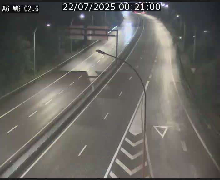 Traffic live webcam Luxembourg Croix de Cessange - A6 - BK 2.6 - direction France/Allemagne