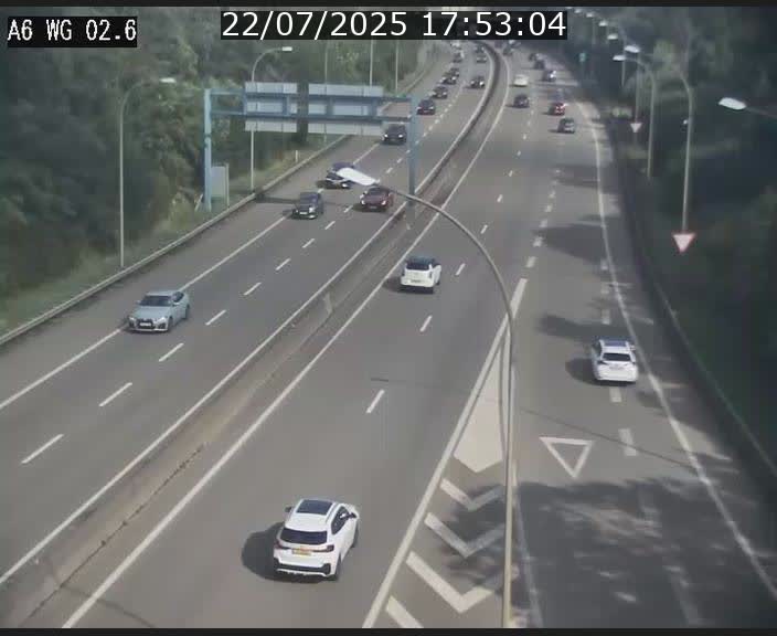 Traffic live webcam Luxembourg Croix de Cessange - A6 - BK 2.6 - direction France/Allemagne