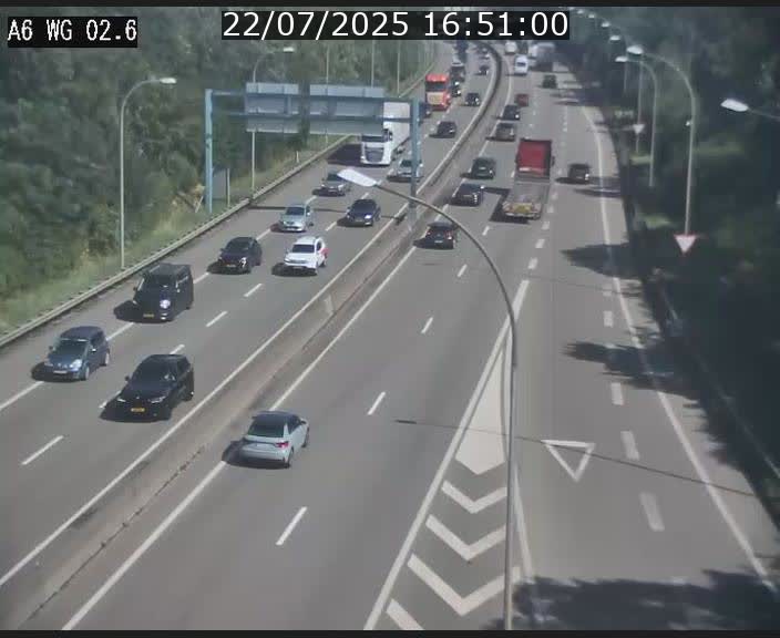 Traffic live webcam Luxembourg Croix de Cessange - A6 - BK 2.6 - direction France/Allemagne
