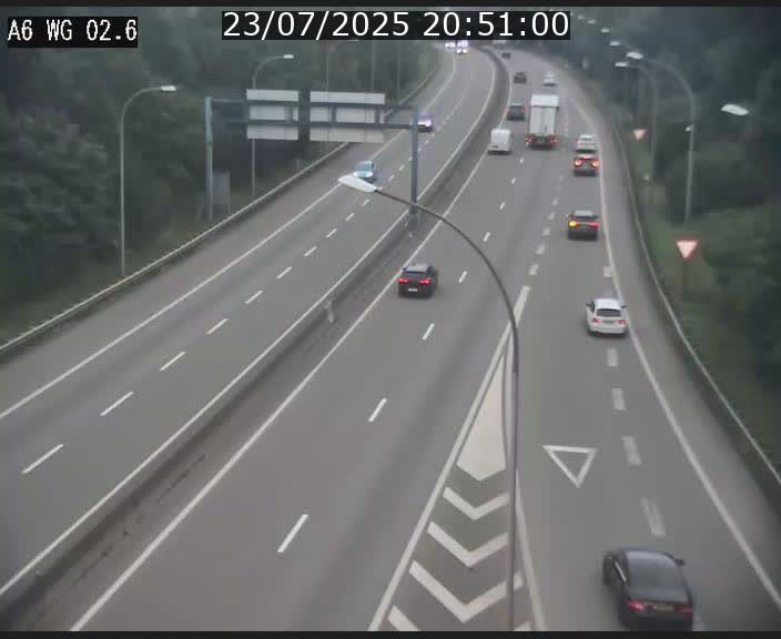 Traffic live webcam Luxembourg Croix de Cessange - A6 - BK 2.6 - direction France/Allemagne