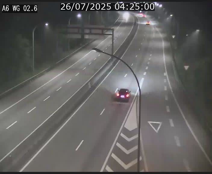 Traffic live webcam Luxembourg Croix de Cessange - A6 - BK 2.6 - direction France/Allemagne