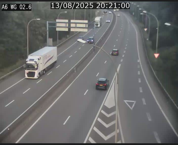 Traffic live webcam Luxembourg Croix de Cessange - A6 - BK 2.6 - direction France/Allemagne