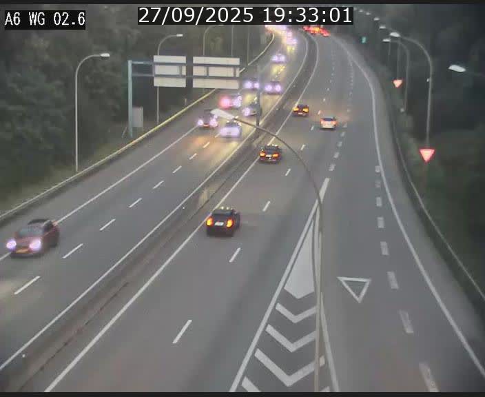 Traffic live webcam Luxembourg Croix de Cessange - A6 - BK 2.6 - direction France/Allemagne