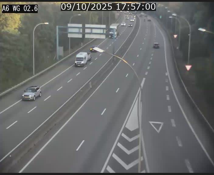 Traffic live webcam Luxembourg Croix de Cessange - A6 - BK 2.6 - direction France/Allemagne