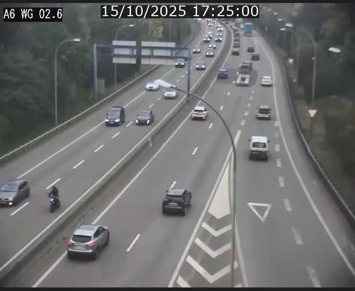 Traffic live webcam Luxembourg Croix de Cessange - A6 - BK 2.6 - direction France/Allemagne