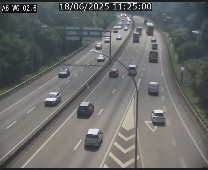 <h2>Traffic live webcam Luxembourg Croix de Cessange - A6 - BK 2.6 - direction France/Allemagne</h2>