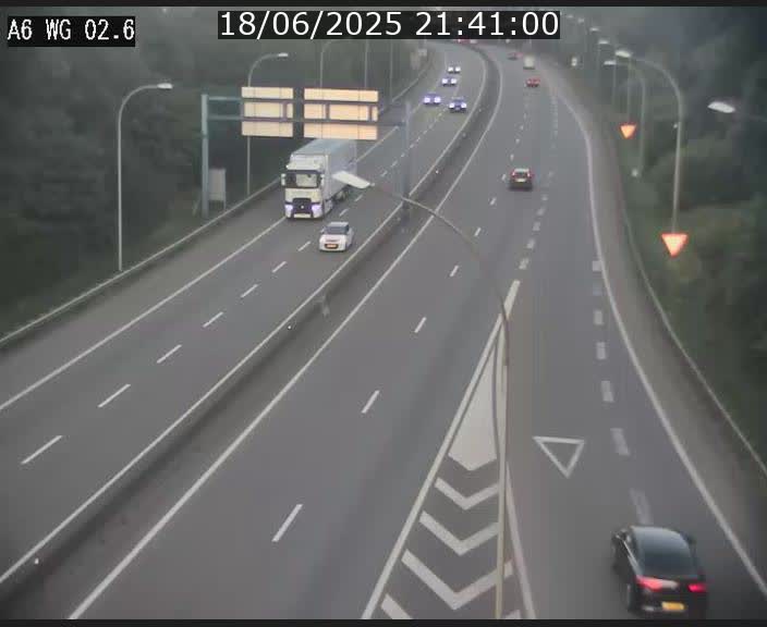 <h2>Traffic live webcam Luxembourg Croix de Cessange - A6 - BK 2.6 - direction France/Allemagne</h2>