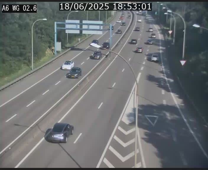 <h2>Traffic live webcam Luxembourg Croix de Cessange - A6 - BK 2.6 - direction France/Allemagne</h2>
