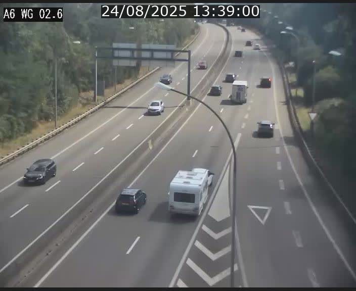 <h2>Traffic live webcam Luxembourg Croix de Cessange - A6 - BK 2.6 - direction France/Allemagne</h2>