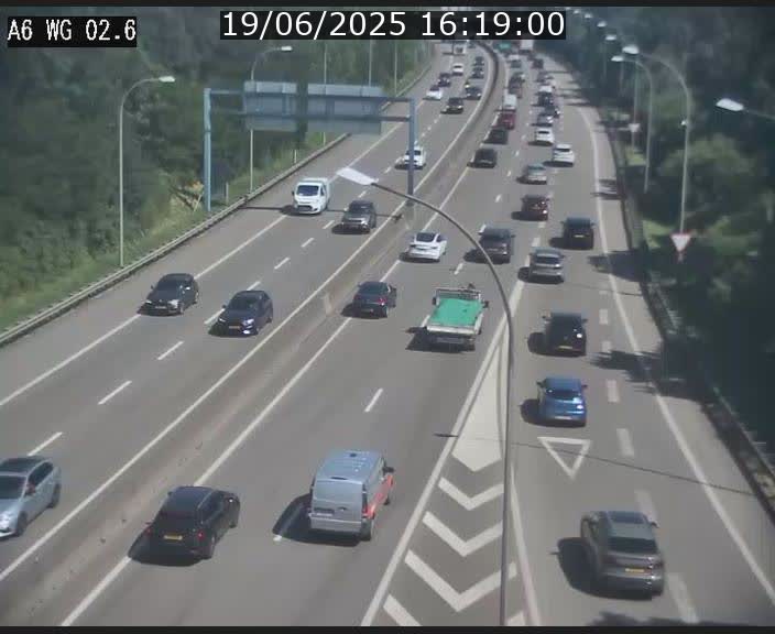 <h2>Traffic live webcam Luxembourg Croix de Cessange - A6 - BK 2.6 - direction France/Allemagne</h2>
