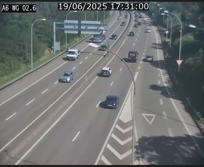 <h2>Traffic live webcam Luxembourg Croix de Cessange - A6 - BK 2.6 - direction France/Allemagne</h2>