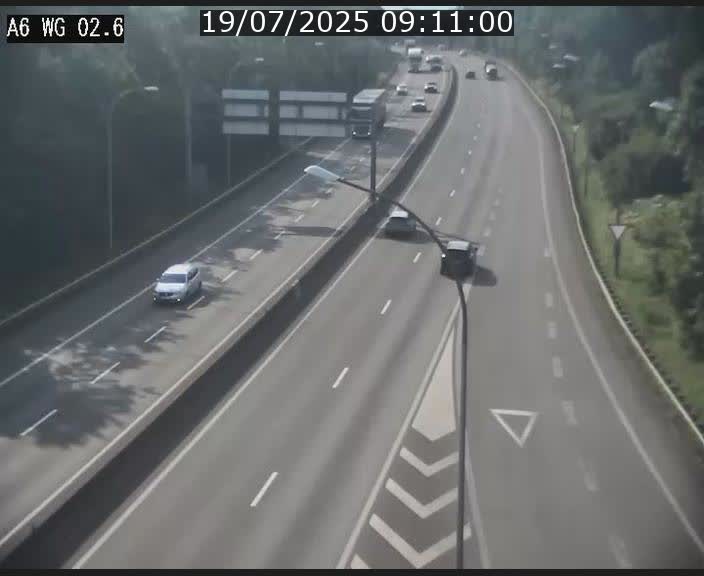Traffic live webcam Luxembourg Croix de Cessange - A6 - BK 2.6 - direction France/Allemagne